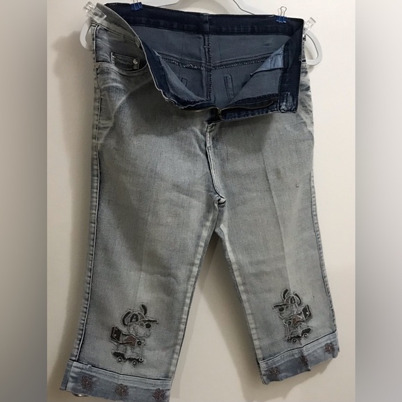 Capris - Picture 3 of 3